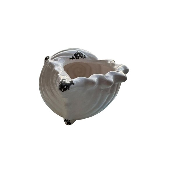 White Ceramic Conch Shell Planter / Vase With Distressed Black Details - Picture 3 of 13